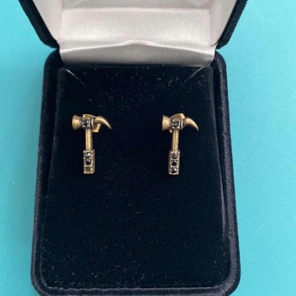 Hammer Studs
